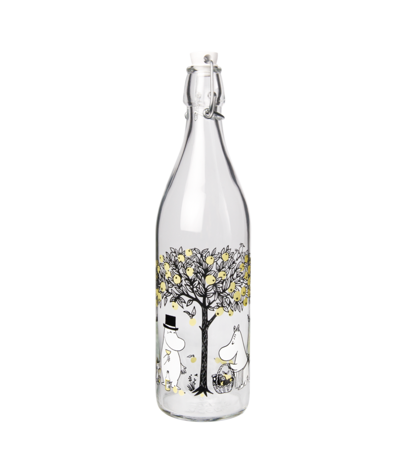 muurla-moomin-apples-glass-bottle-1-l-774-100-01-6416114963348-1-800×933.png