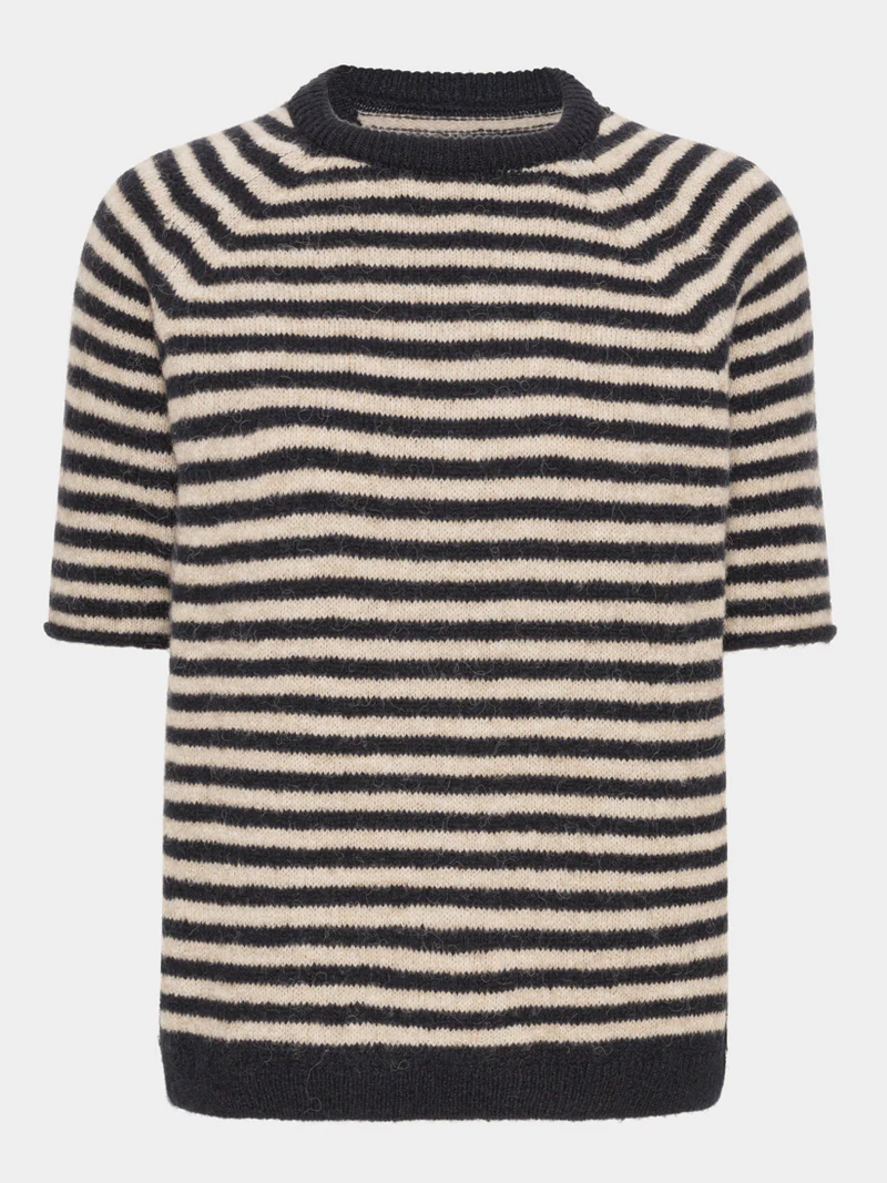 nice-and-soft-short-sleeve-knit-cy2374-navy-sand-stripe-1-800x-kopier.jpg