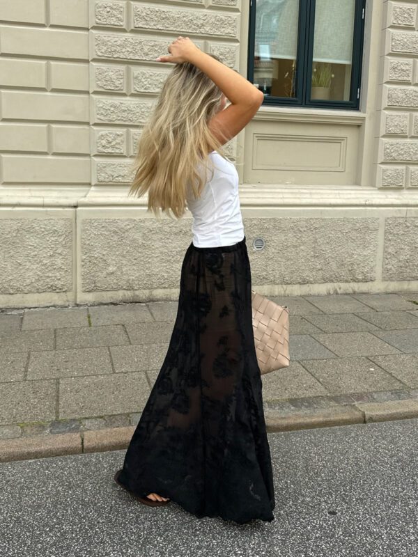 ElliNoric Lace Maxi Skirt - Vintage Black - Image 4