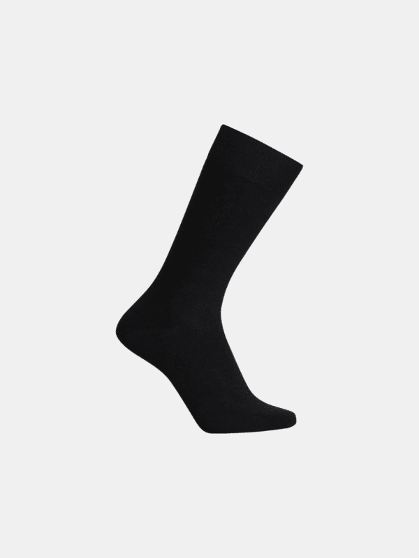 "No name" socks solid colour.