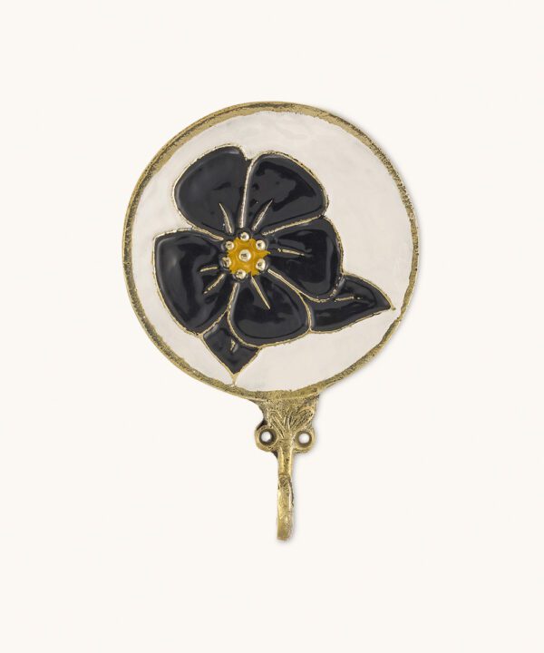 lina-flower-hook-doing-goods-1-dot-10-dot-10-dot-085-dot-099-dot-4-front-off-white-web.jpg